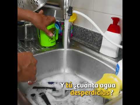 Ahorrar agua lavando platos